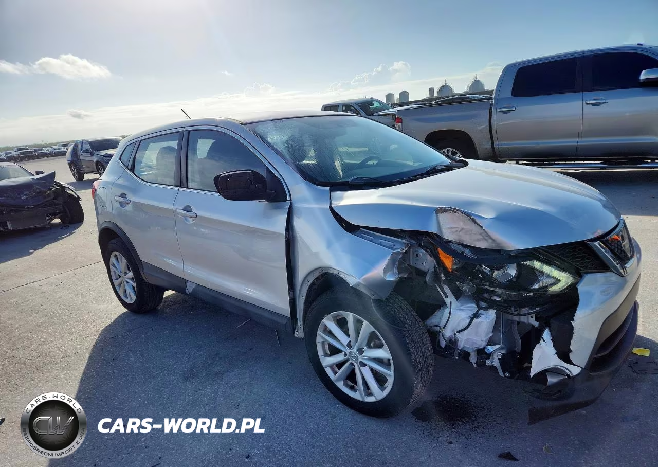 2018 Nissan Rogue Sport S VIN:JN1BJ1CP2JW181589 - 4