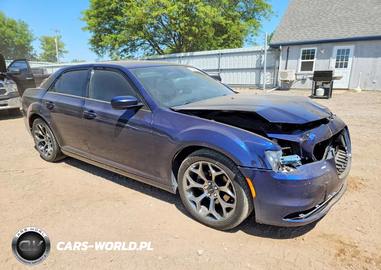 2015 Chrysler 300 S VIN:2C3CCABG0FH814209 - 4