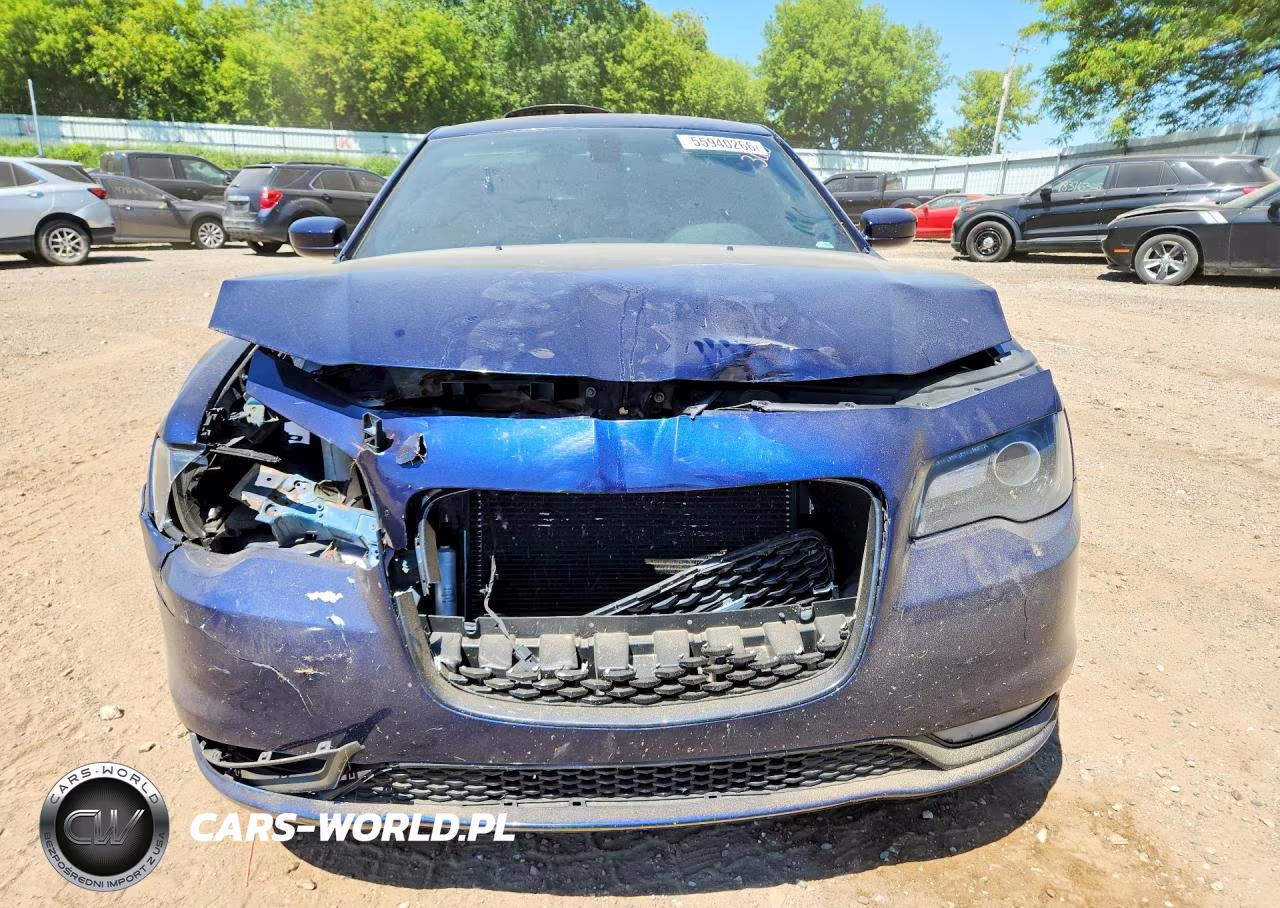 2015 Chrysler 300 S VIN:2C3CCABG0FH814209 - 5