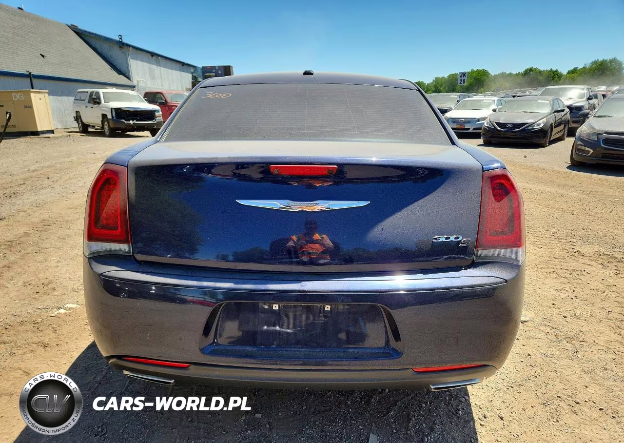 2015 Chrysler 300 S VIN:2C3CCABG0FH814209 - 6