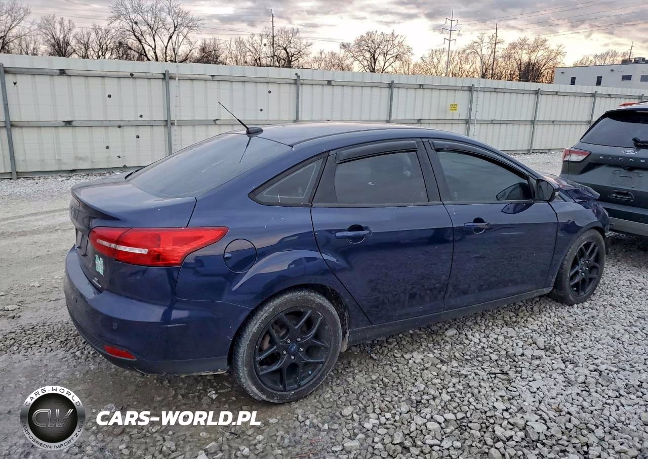 2016 Ford Focus Se VIN:1FADP3F23GL394731 - 3