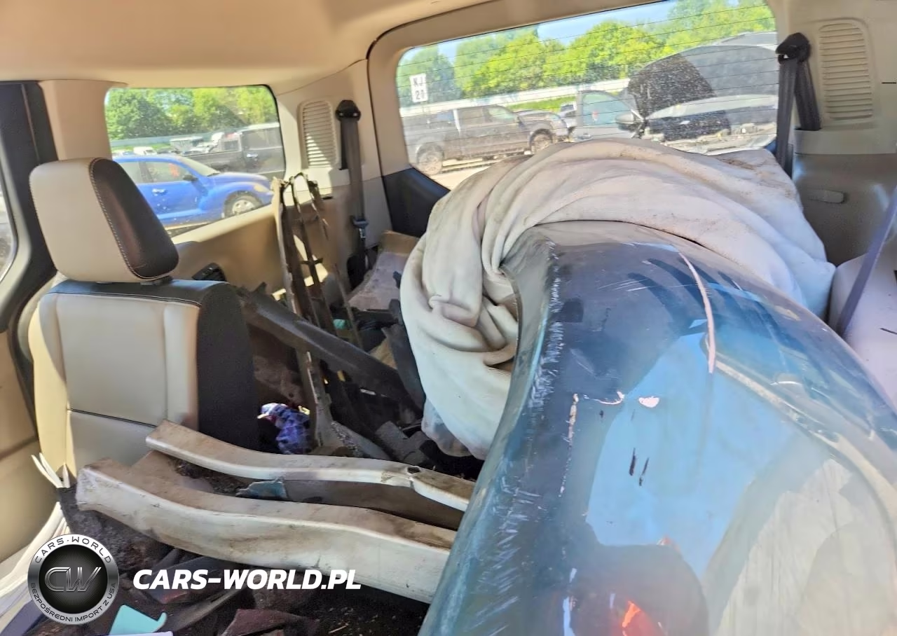 2014 Ford Transit Connect Titanium VIN:NM0GE9G71E1155484 - 10