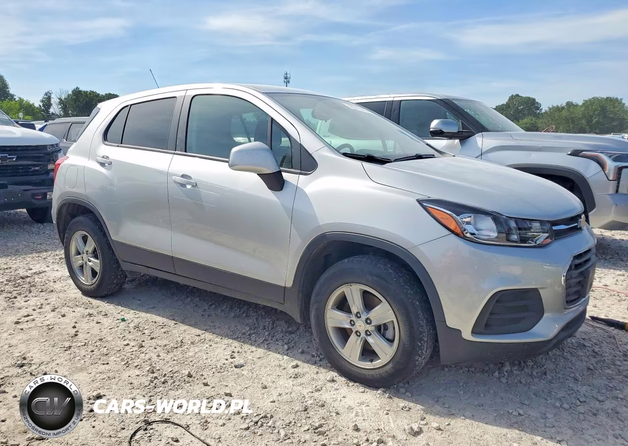 2022 Chevrolet Trax Ls VIN:KL7CJNSM6NB545295 - 4