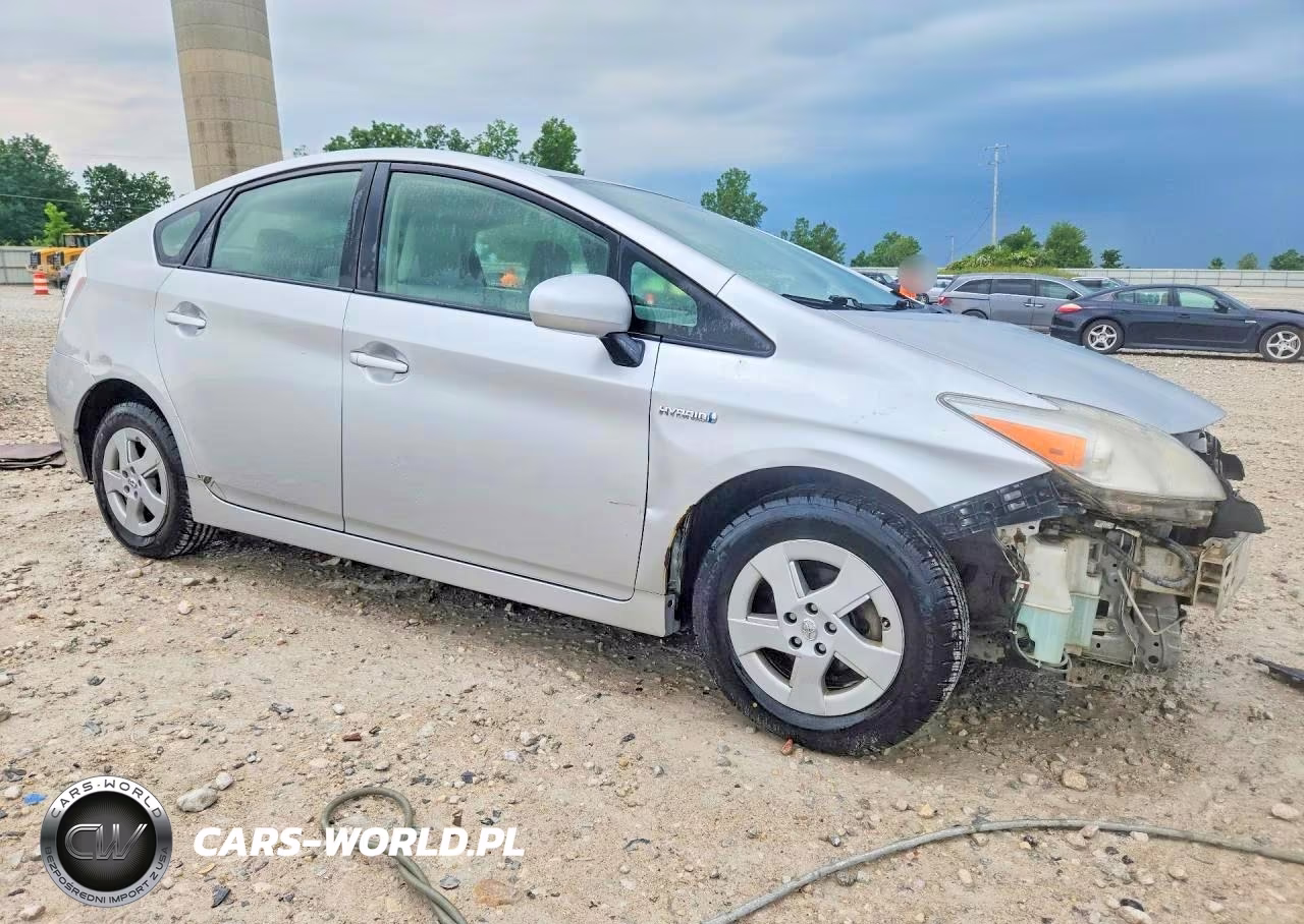 2011 Toyota Prius Two VIN:JTDKN3DU4B5330772 - 4