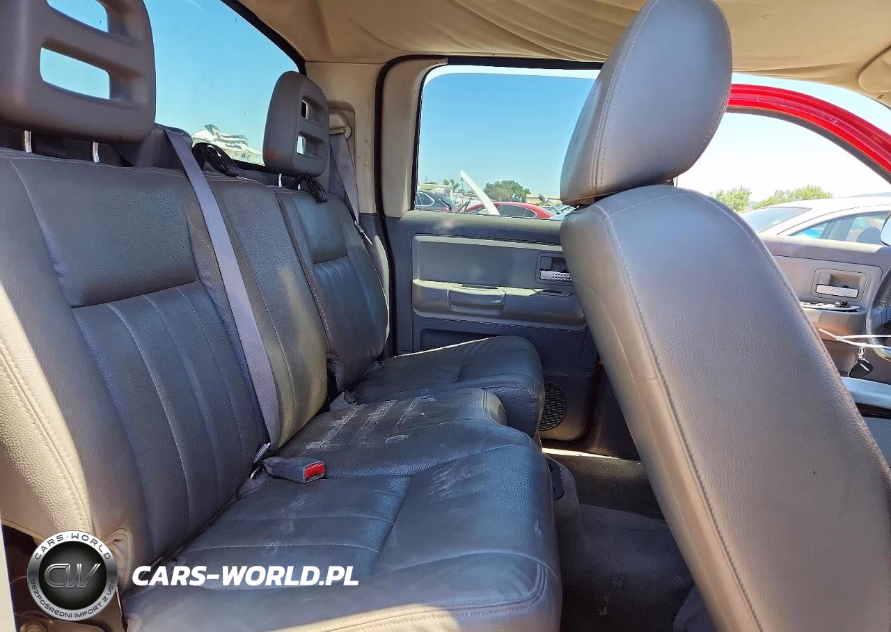 2005 Dodge Dakota Quad Laramie VIN:1D7HW58NX5S225591 - 10