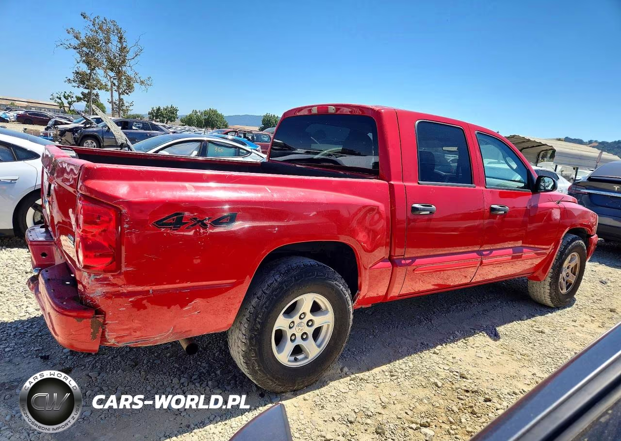 2005 Dodge Dakota Quad Laramie VIN:1D7HW58NX5S225591 - 3