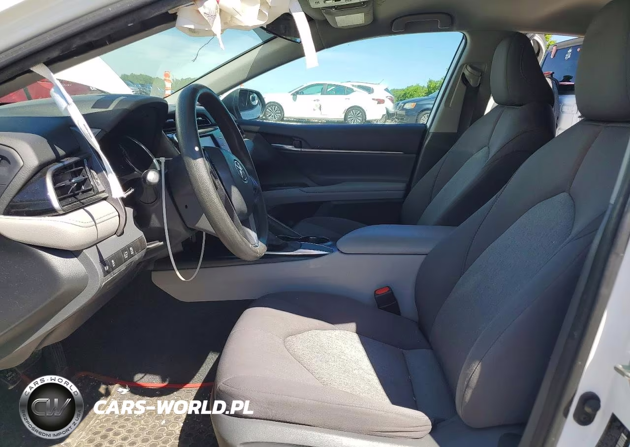2020 Toyota Camry Le VIN:4T1C11AK7LU942314 - 7