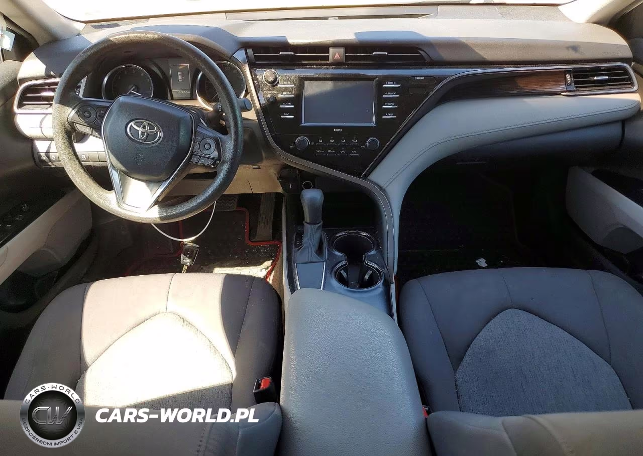 2020 Toyota Camry Le VIN:4T1C11AK7LU942314 - 8