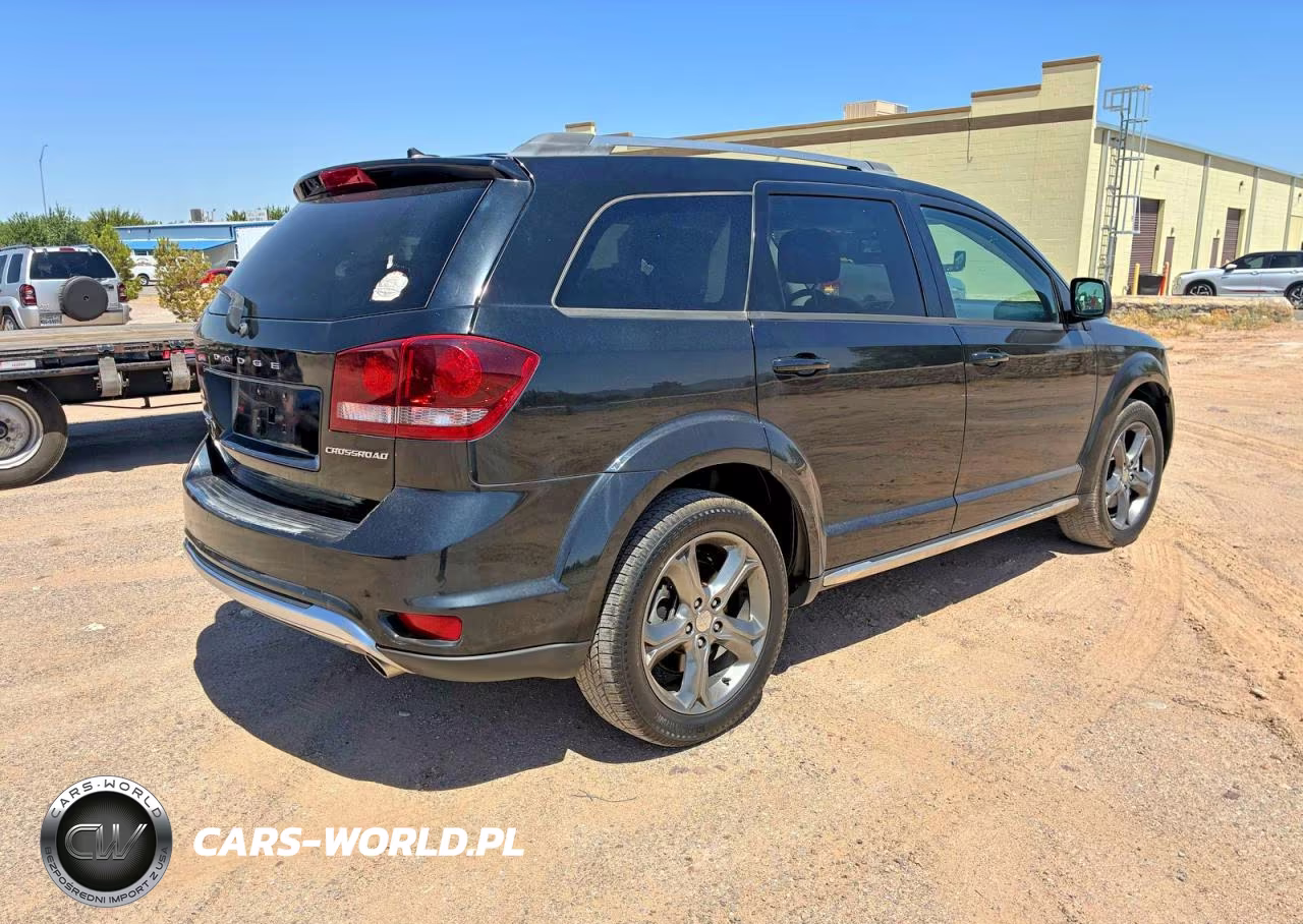 2017 Dodge Journey Crossroad VIN:3C4PDDGG4HT553469 - 4