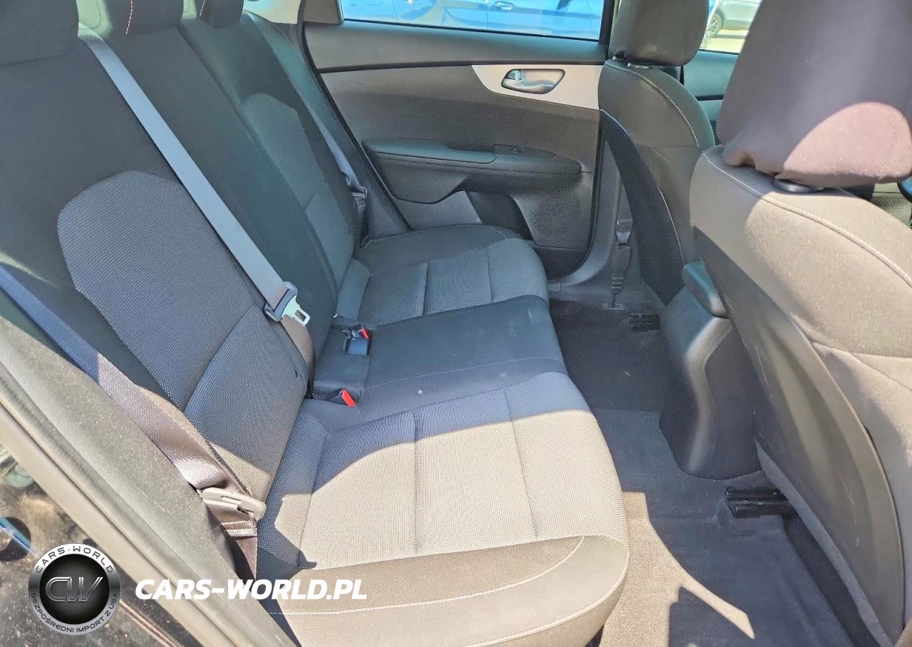 2023 Kia Forte Lxs VIN:3KPF24AD3PE687957 - 10
