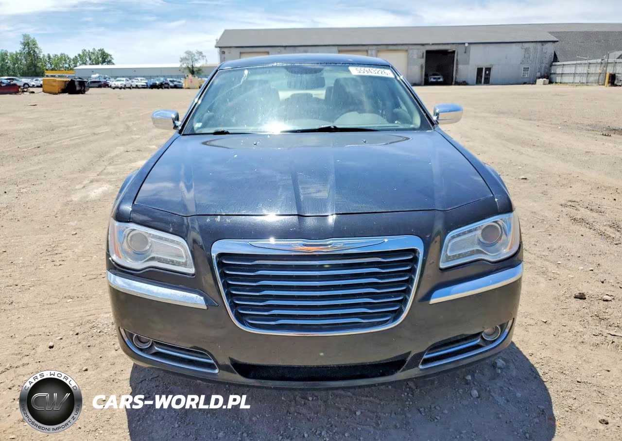 2013 Chrysler 300C VIN:2C3CCAKT9DH665647 - 5