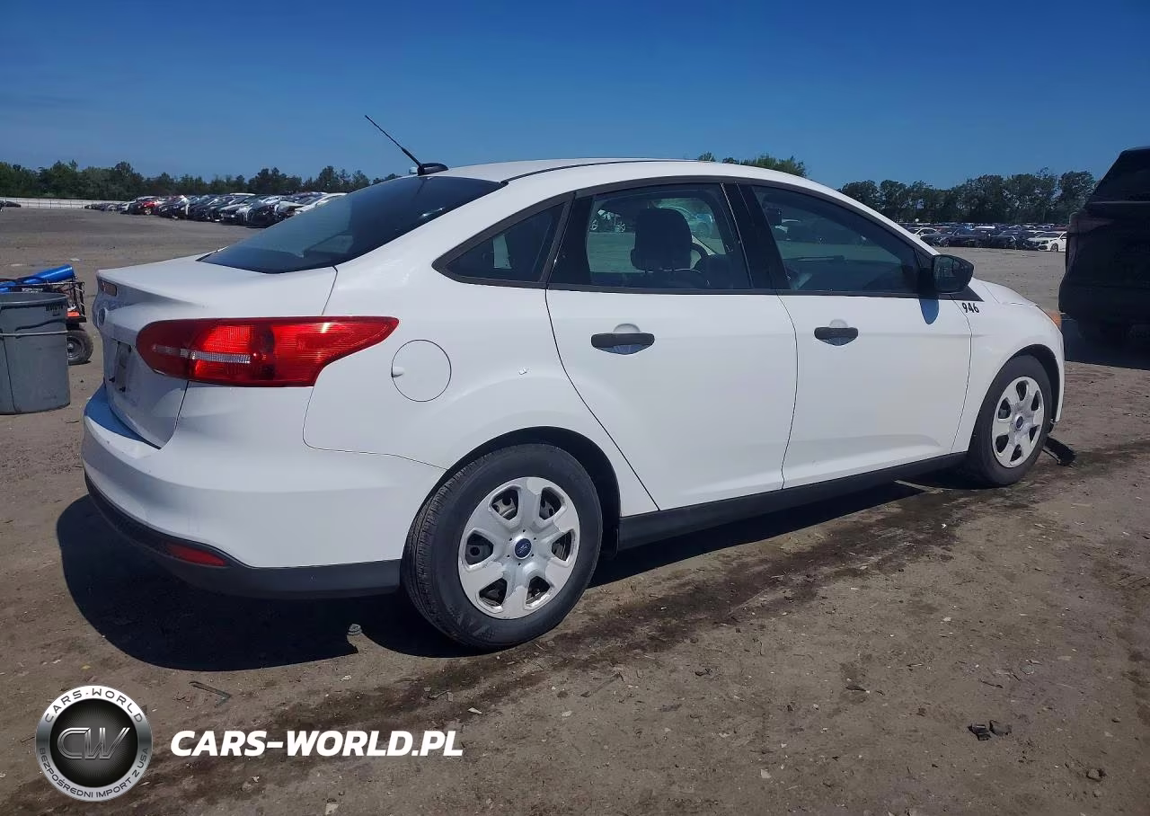 2017 Ford Focus S VIN:1FADP3E28HL256671 - 3