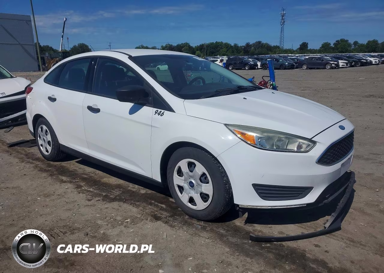 2017 Ford Focus S VIN:1FADP3E28HL256671 - 4