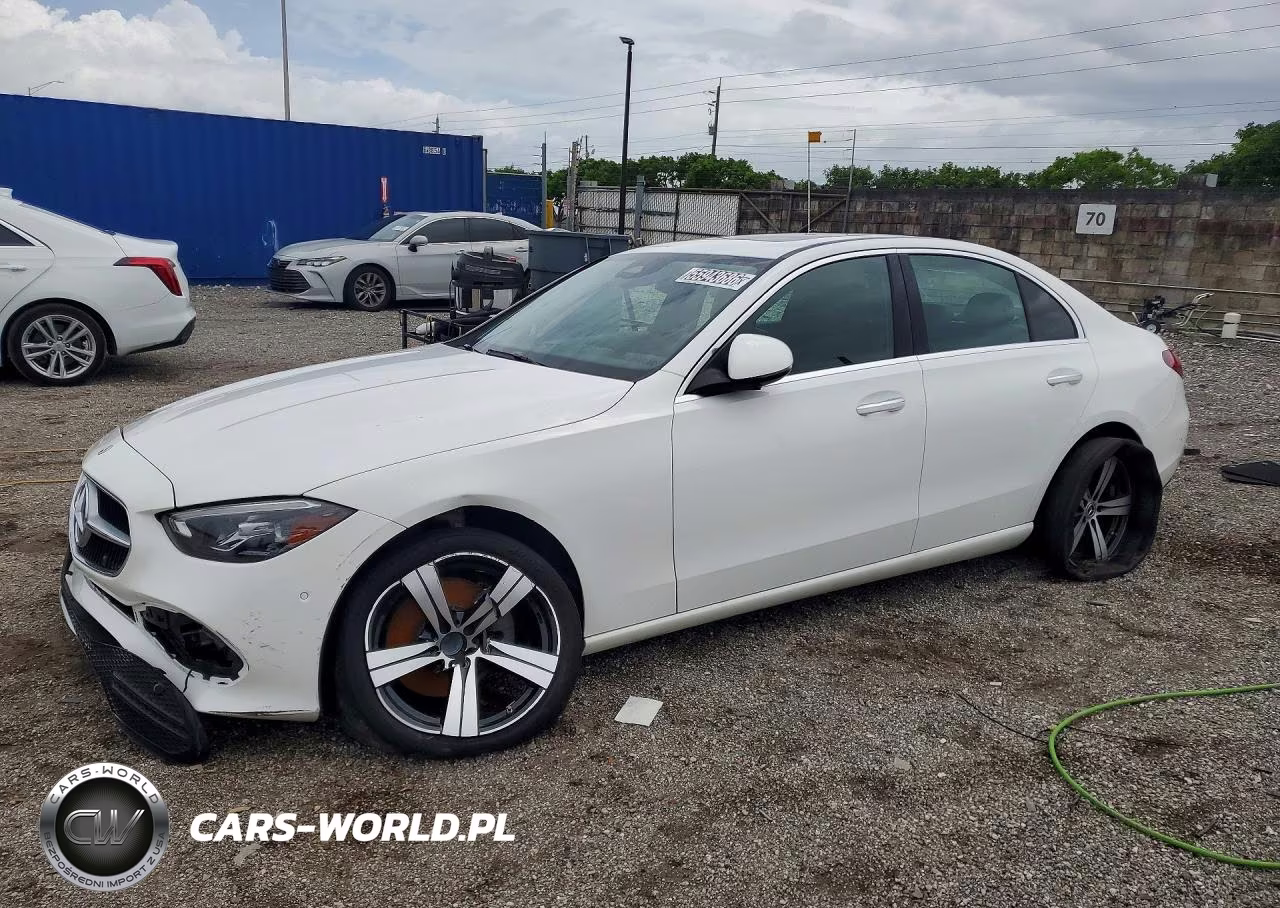 2025 Mercedes-Benz C 300 – zdjęcie 1 z 12