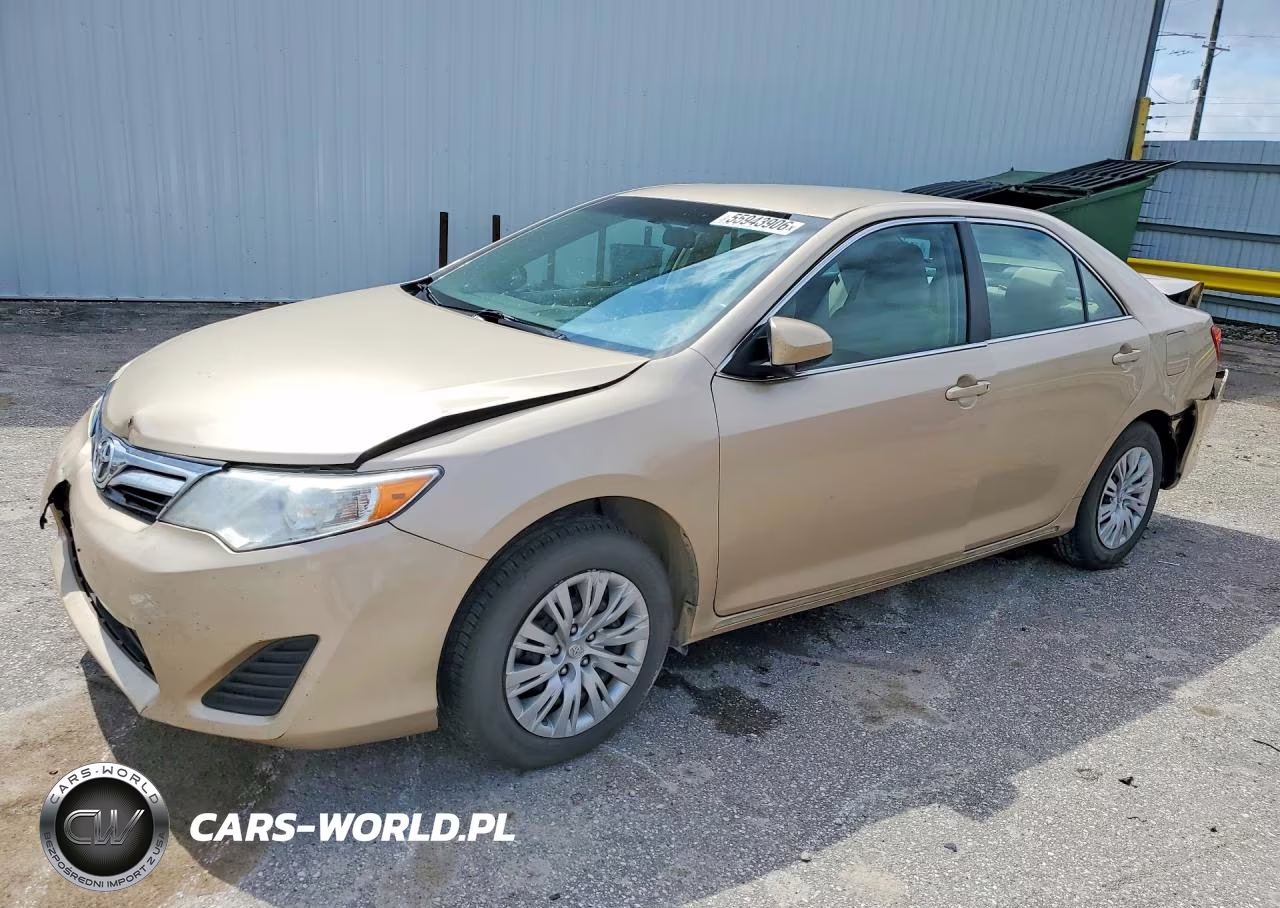 2012 Toyota Camry Le – zdjęcie 1 z 12