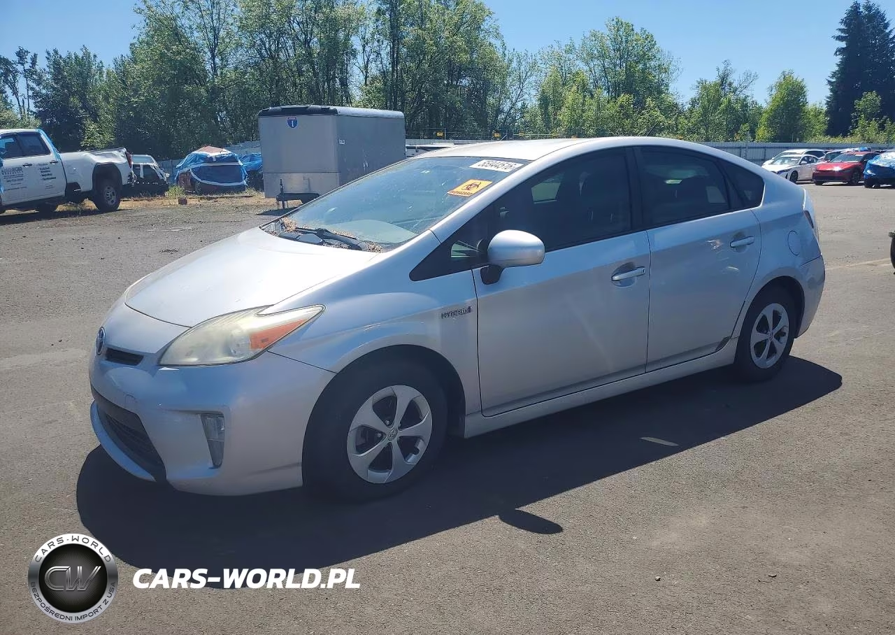 2013 Toyota Prius Three – zdjęcie 1 z 12
