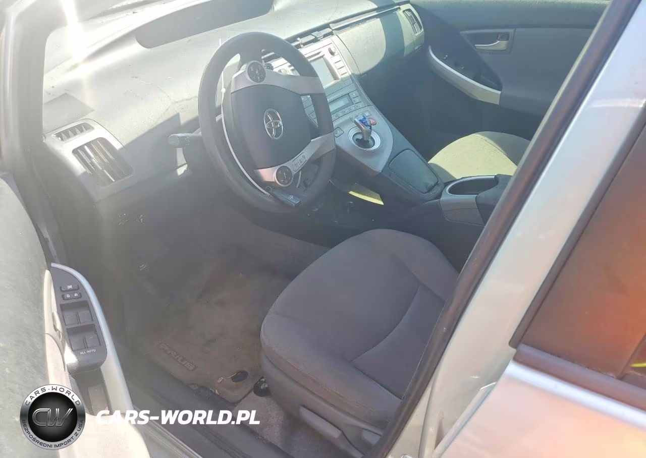 2013 Toyota Prius Three VIN:JTDKN3DU6D0353468 - 8