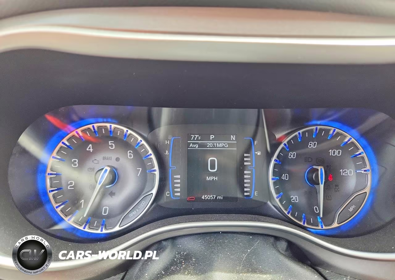 2020 Chrysler Pacifica Touring L VIN:2C4RC1BGXLR182881 - 9