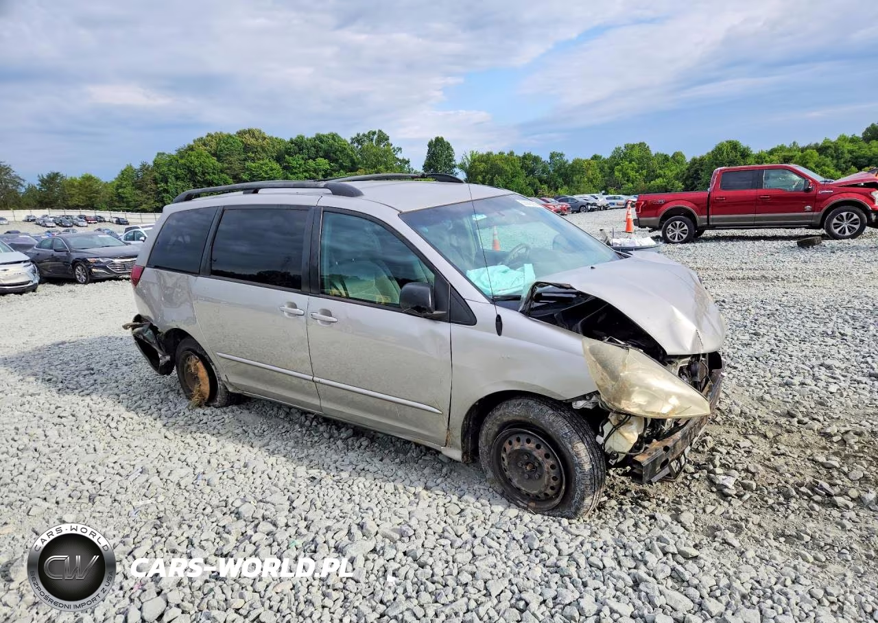2005 Toyota Sienna Le 7 Passenger VIN:5TDZA23C35S304563 - 4