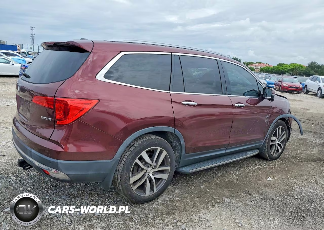 2018 Honda Pilot Touring VIN:5FNYF5H93JB014365 - 3