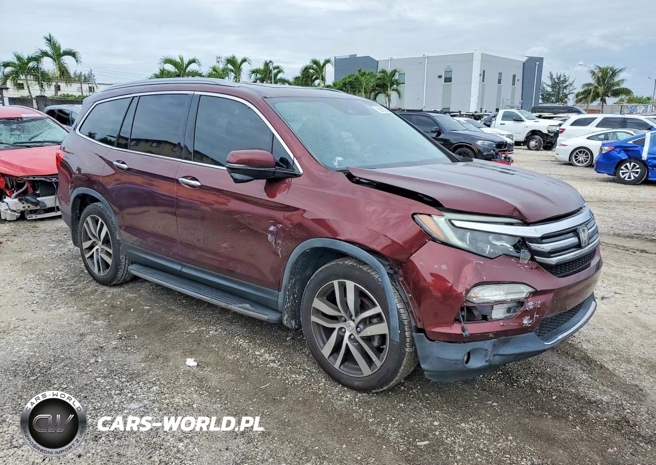 2018 Honda Pilot Touring VIN:5FNYF5H93JB014365 - 4