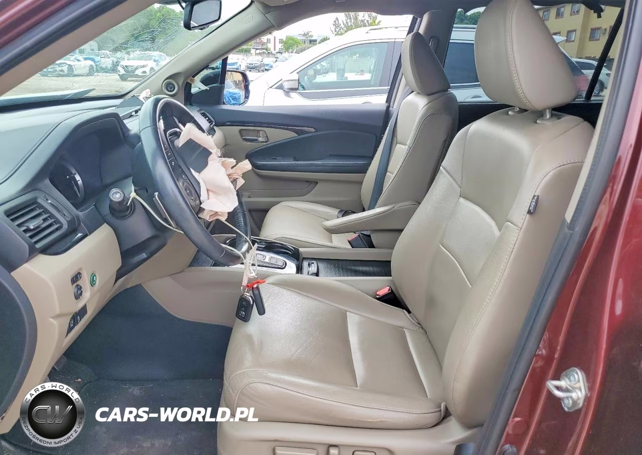 2018 Honda Pilot Touring VIN:5FNYF5H93JB014365 - 7