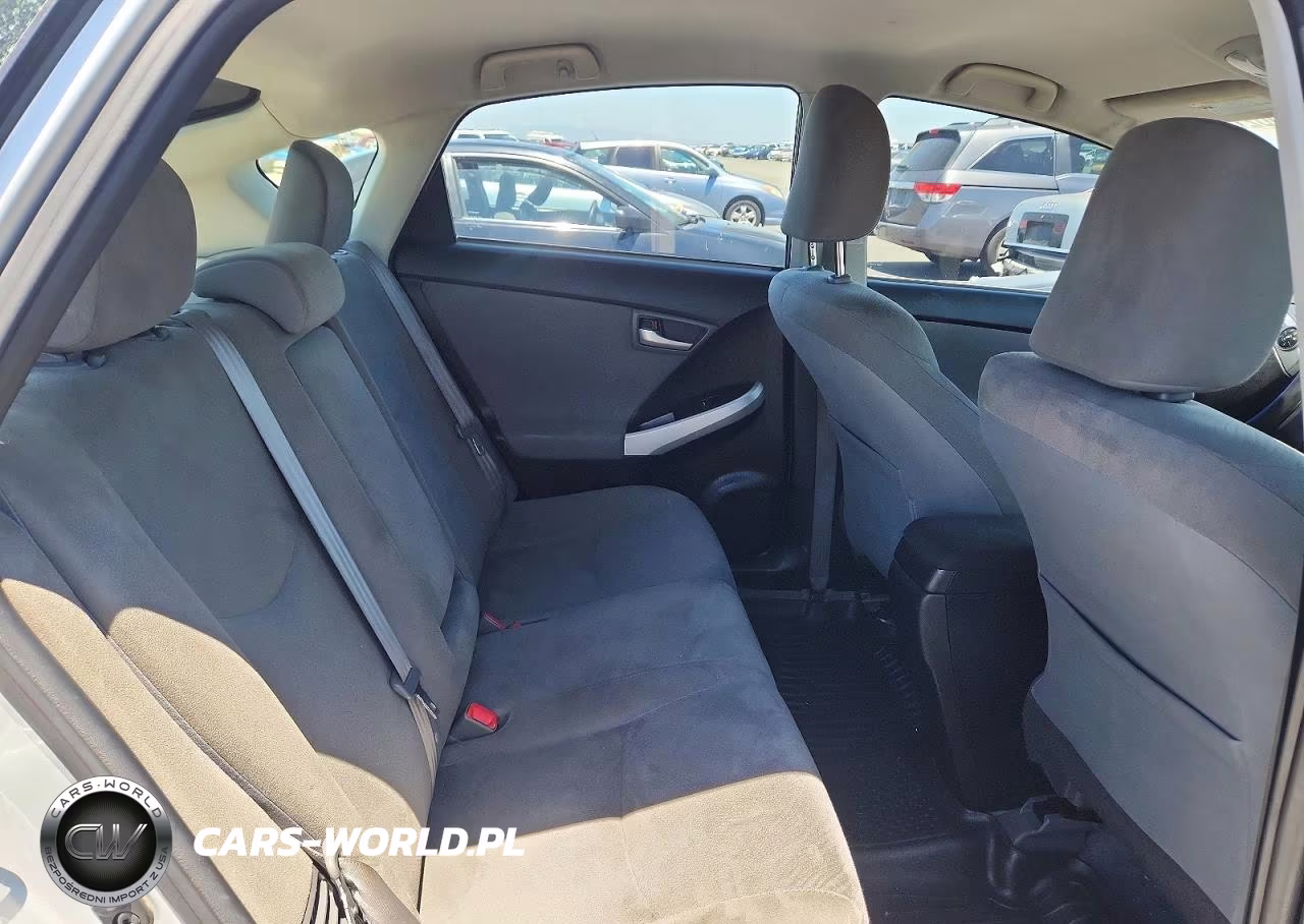 2015 Toyota Prius Two VIN:JTDKN3DU7F0466476 - 10