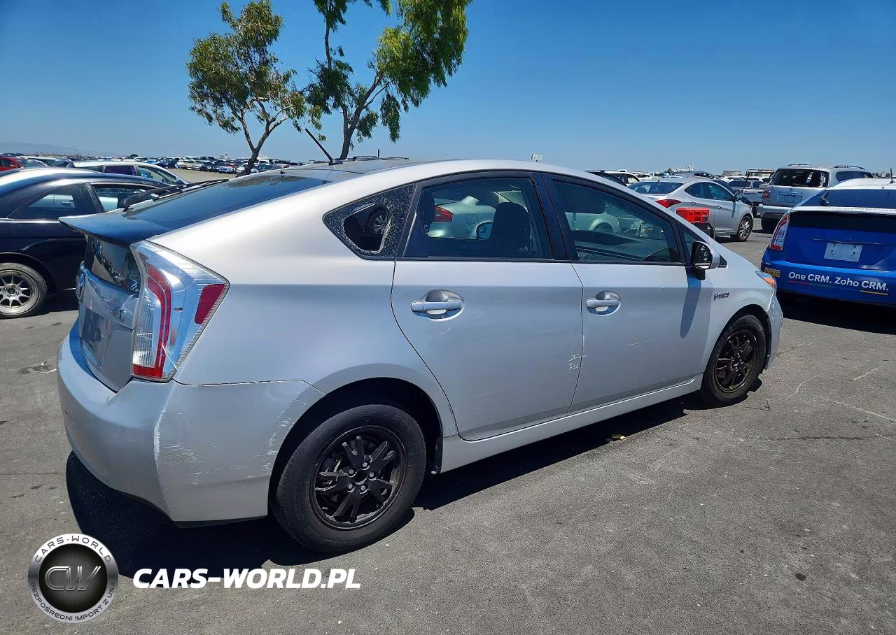 2015 Toyota Prius Two VIN:JTDKN3DU7F0466476 - 3
