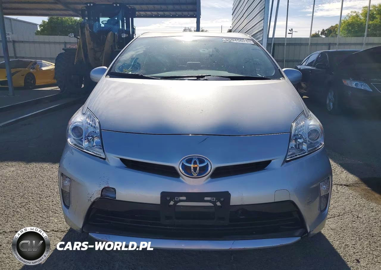 2015 Toyota Prius Two VIN:JTDKN3DU7F0466476 - 5