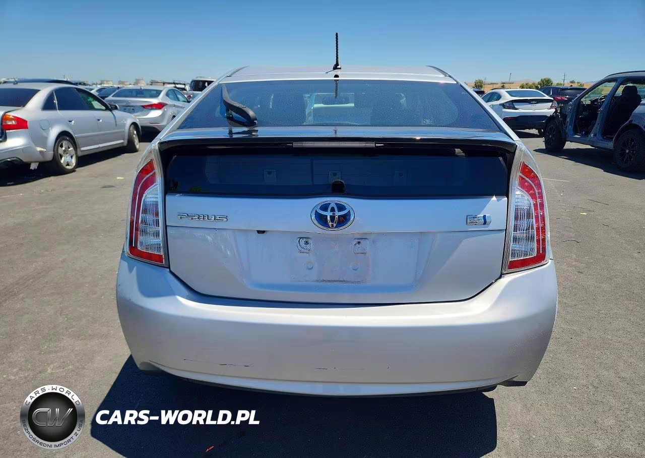 2015 Toyota Prius Two VIN:JTDKN3DU7F0466476 - 6