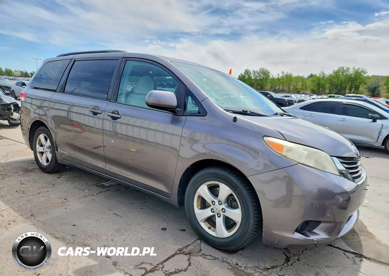 2011 Toyota Sienna Le VIN:5TDKK3DC0BS037624 - 4