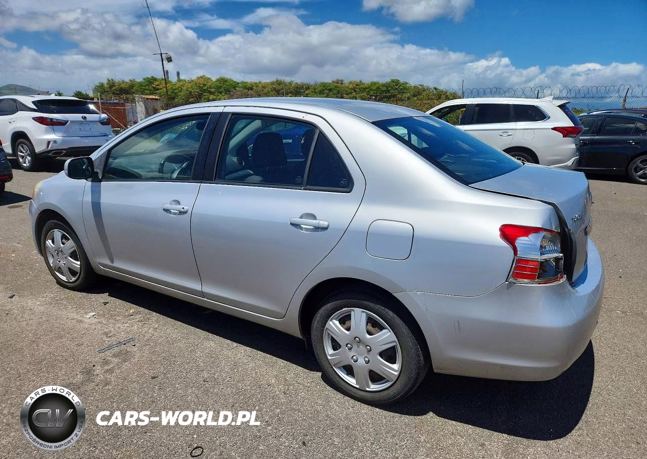 2010 Toyota Yaris Base VIN:JTDBT4K35A1356406 - 2