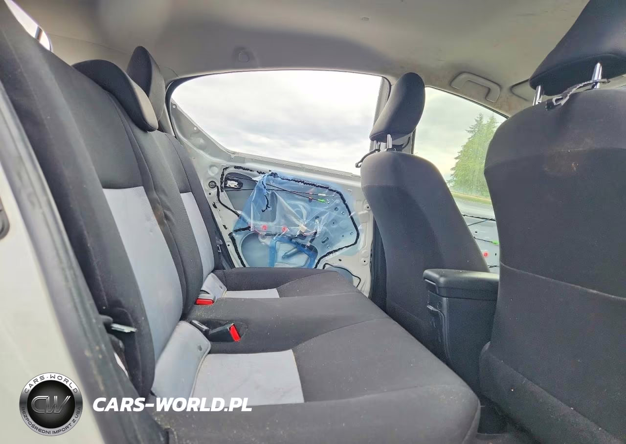 2019 Toyota Prius C L VIN:JTDKDTB39K1624785 - 10