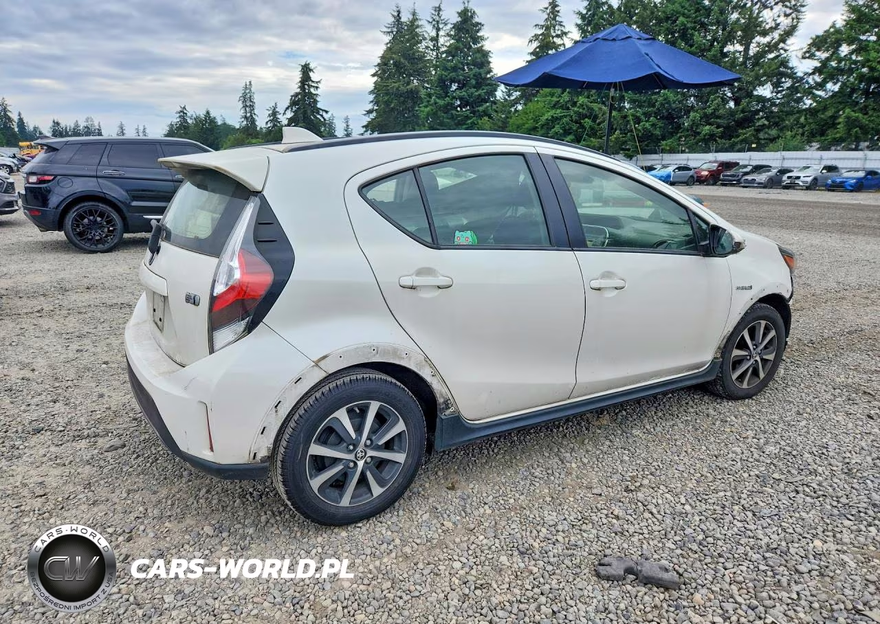 2019 Toyota Prius C L VIN:JTDKDTB39K1624785 - 3