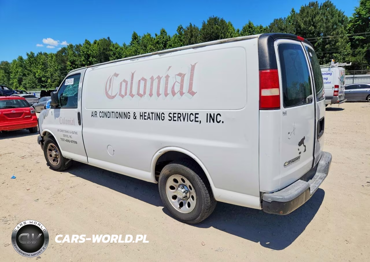 2010 Chevrolet Express G1500 VIN:1GCUGADXXA1110933 - 2