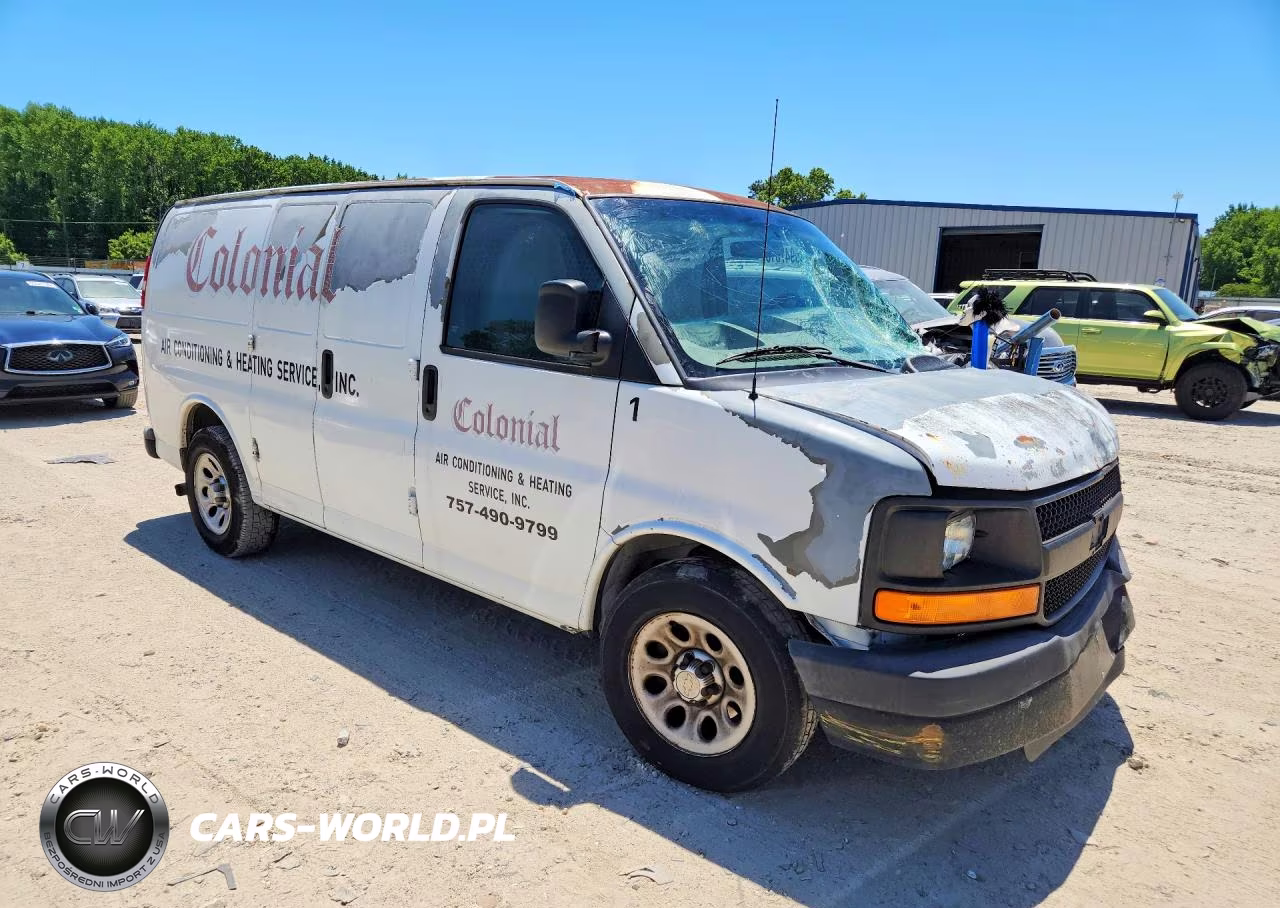 2010 Chevrolet Express G1500 VIN:1GCUGADXXA1110933 - 4