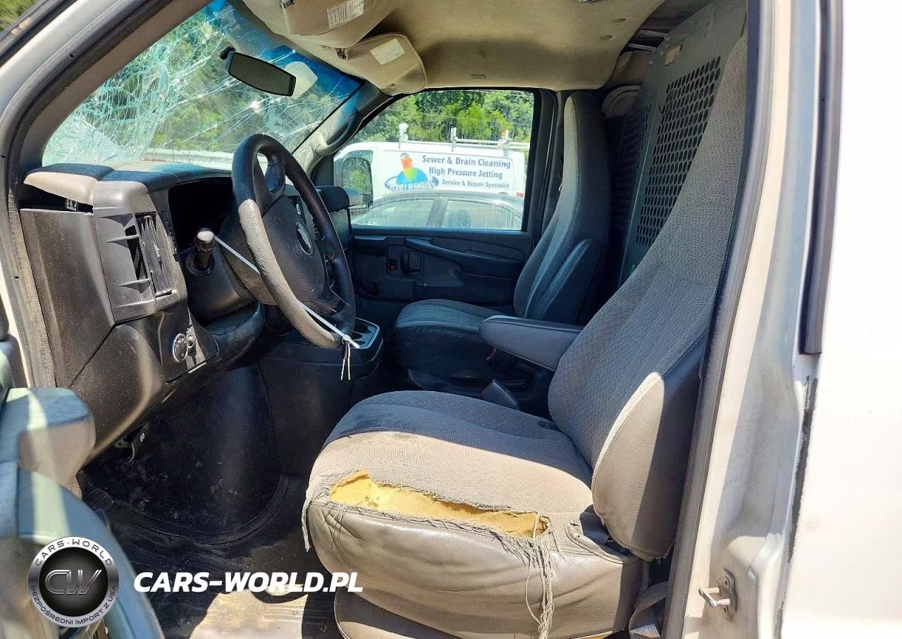 2010 Chevrolet Express G1500 VIN:1GCUGADXXA1110933 - 7