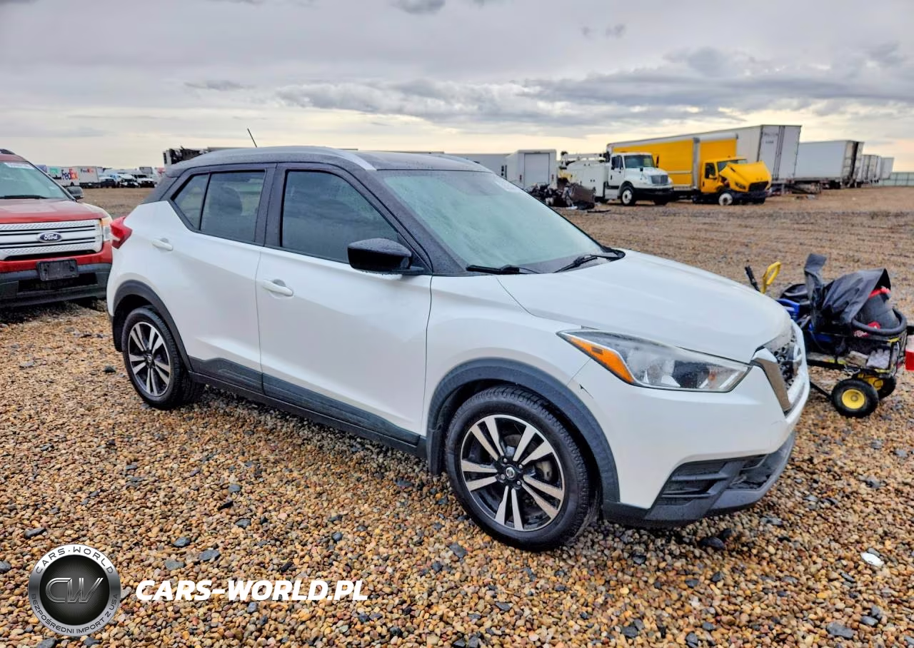 2019 Nissan Kicks Sv VIN:3N1CP5CU4KL526631 - 4