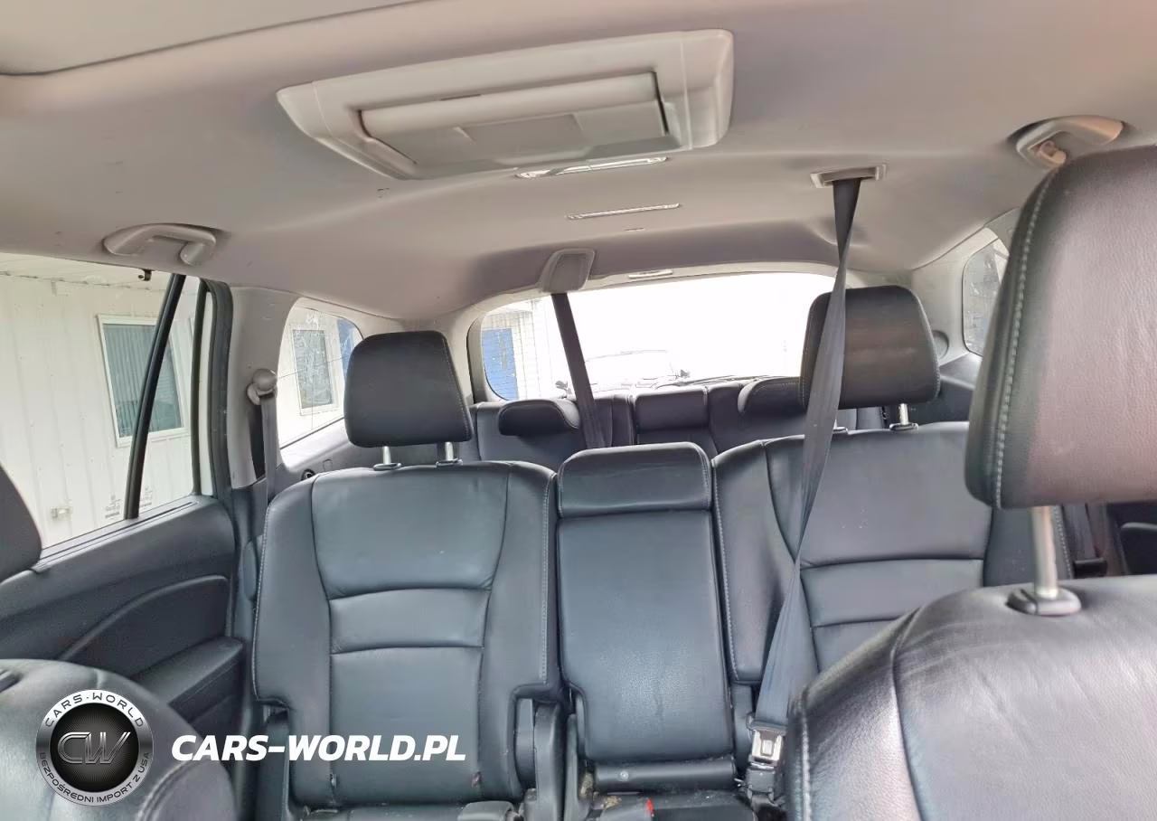 2017 Honda Pilot Touring VIN:5FNYF6H97HB044470 - 10