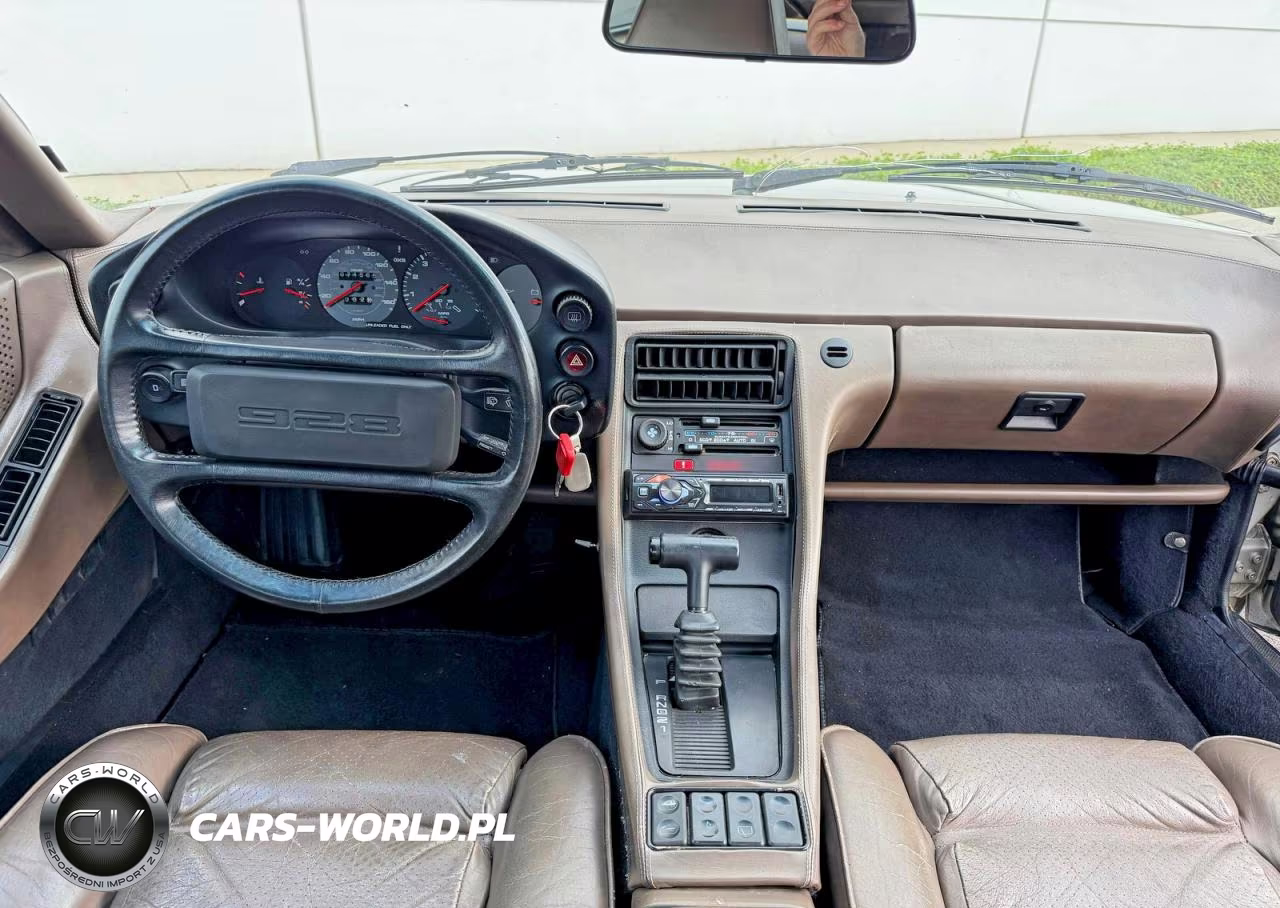 1982 Porsche 928 VIN:WP0JA092XCS820309 - 9