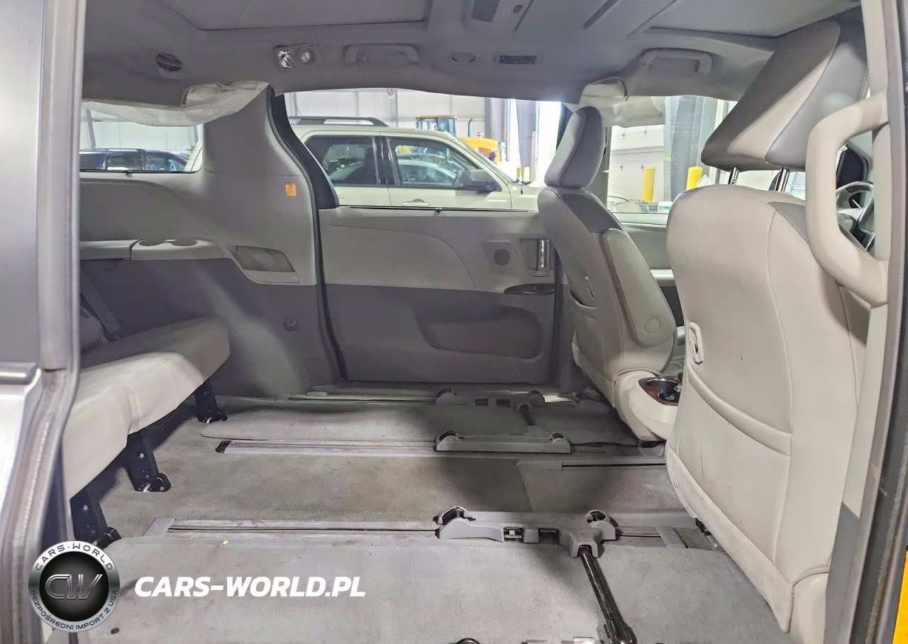 2013 Toyota Sienna Limited 7-Passenger VIN:5TDDK3DC0DS055486 - 11