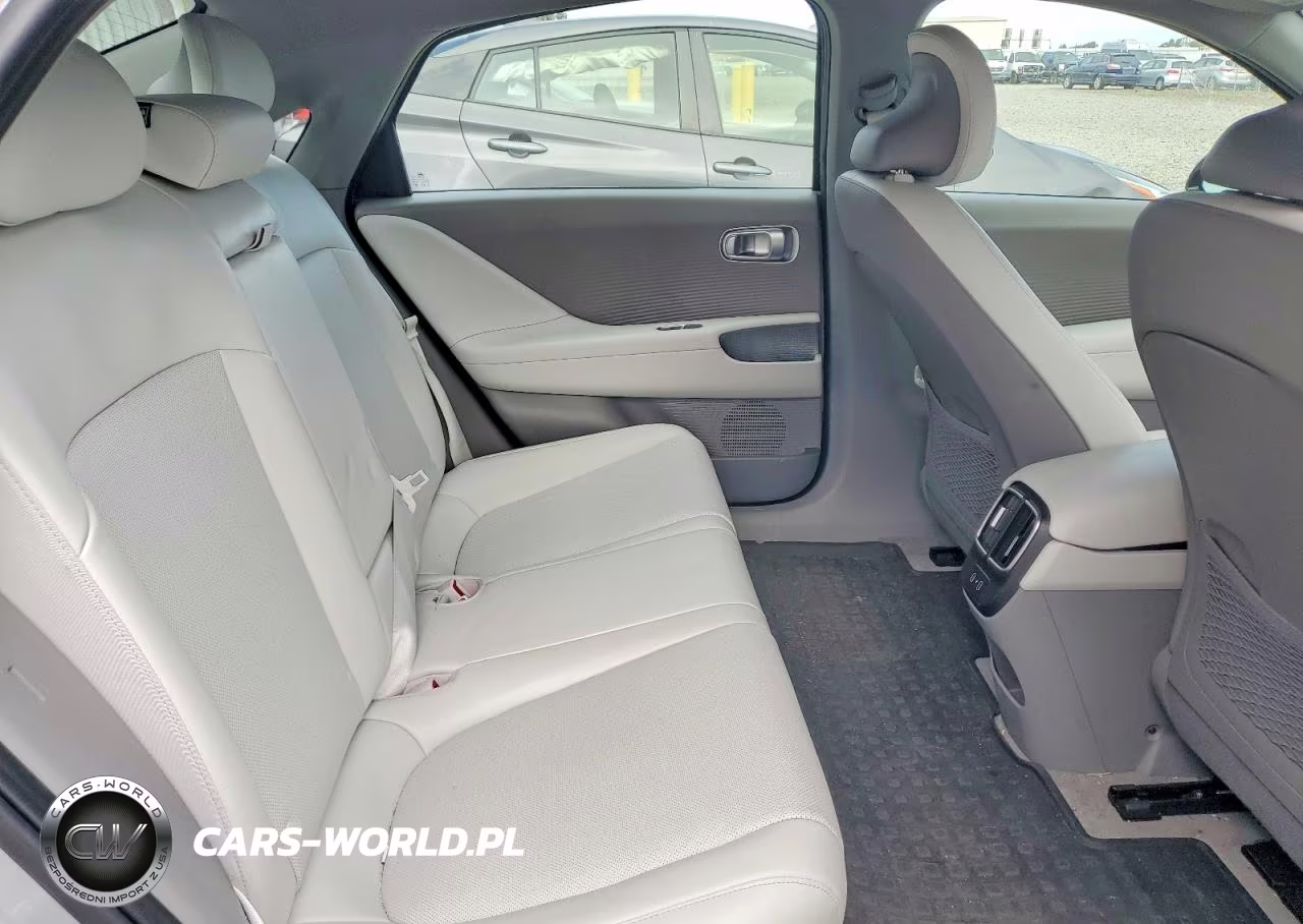 2025 Hyundai Ioniq 6 Limited VIN:KMHM54AA0SA088090 - 10