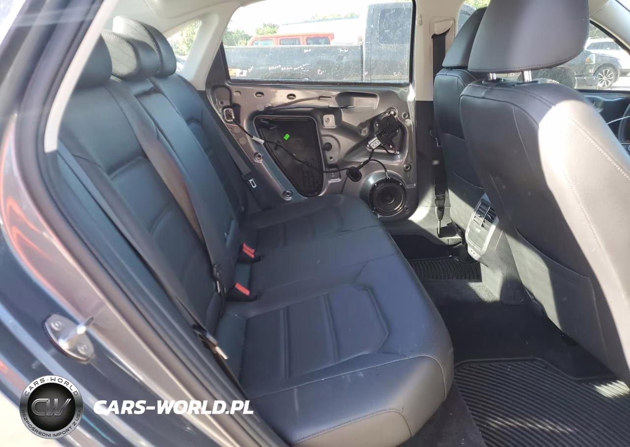 2019 Volkswagen Passat Wolfsburg VIN:1VWLA7A31KC003550 - 10