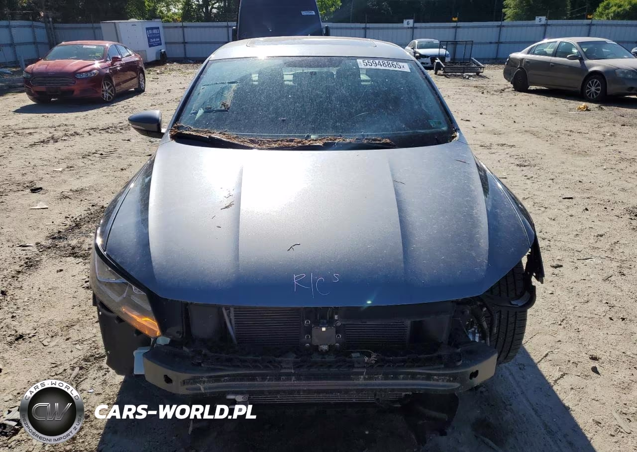 2019 Volkswagen Passat Wolfsburg VIN:1VWLA7A31KC003550 - 5