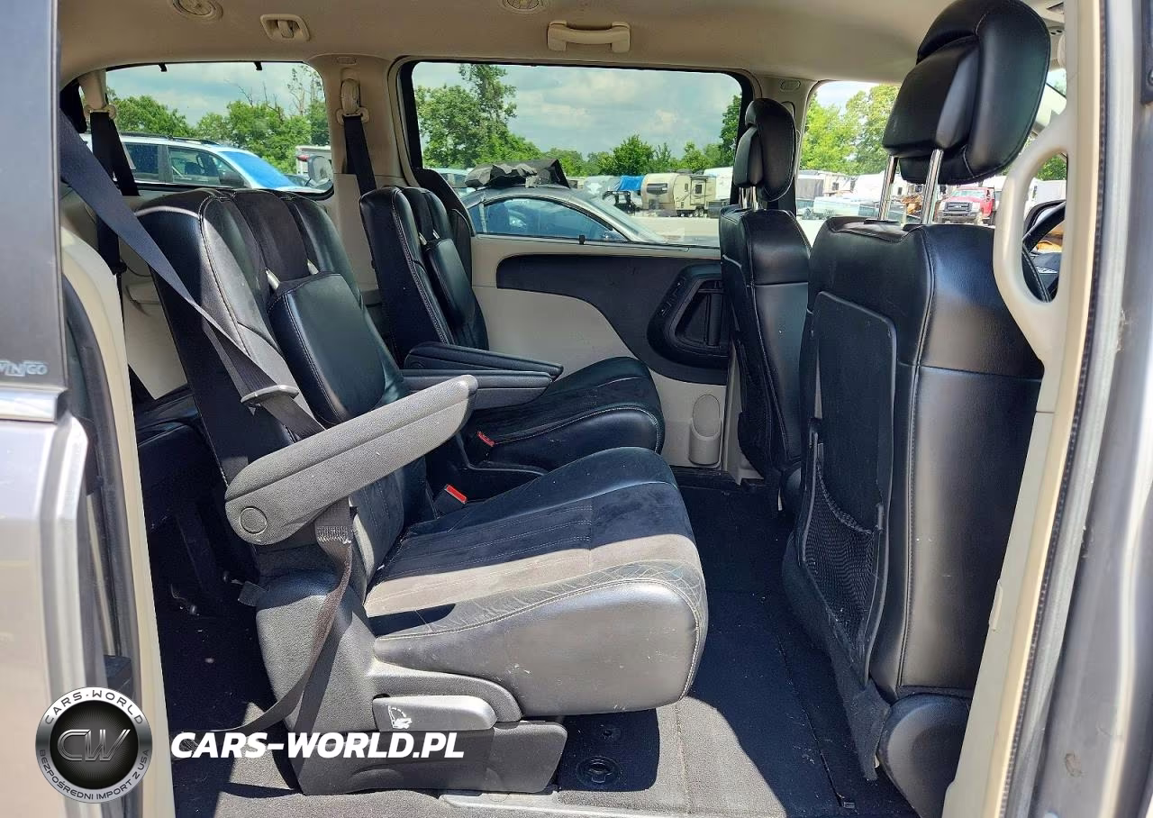 2014 Chrysler Town & Country Touring L VIN:2C4RC1CG4ER319895 - 11