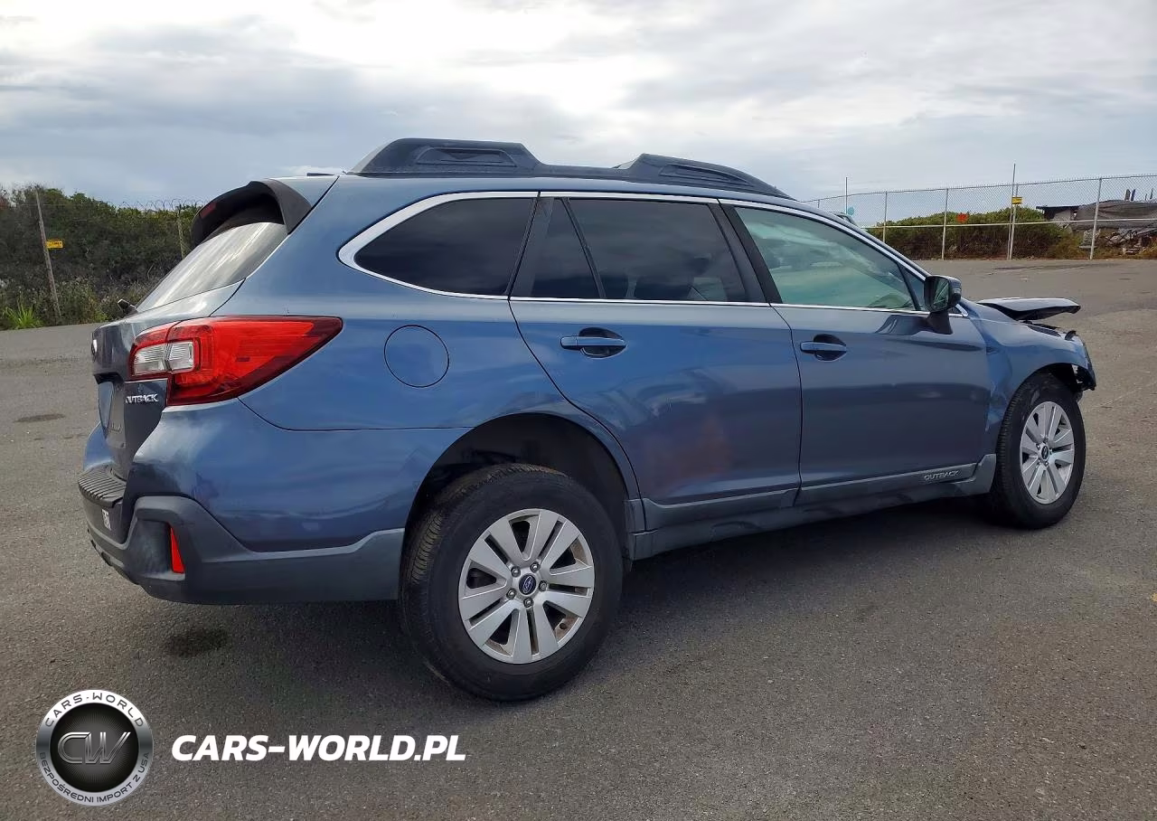 2018 Subaru Outback 2.5I Premium VIN:4S4BSAFC0J3300790 - 3