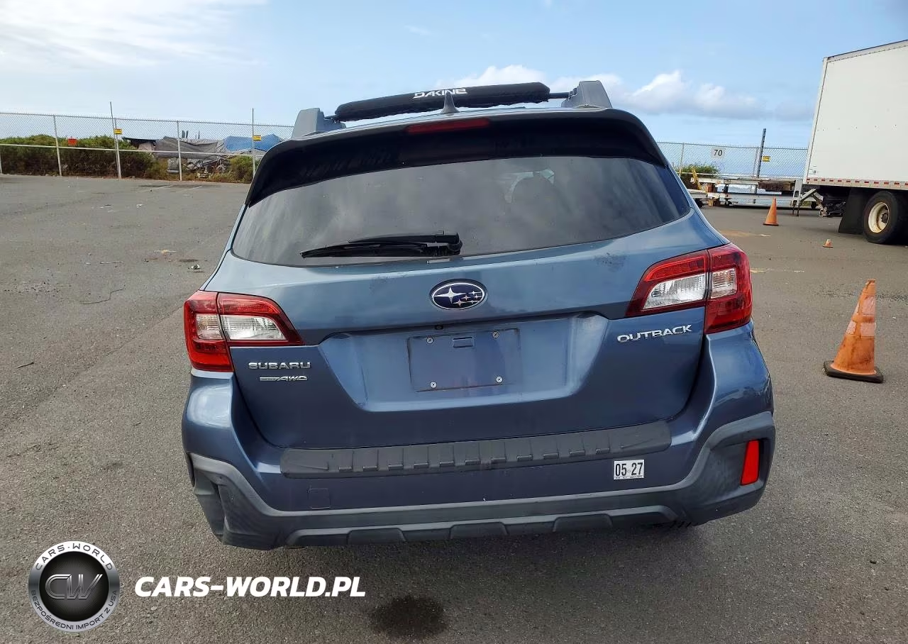 2018 Subaru Outback 2.5I Premium VIN:4S4BSAFC0J3300790 - 6