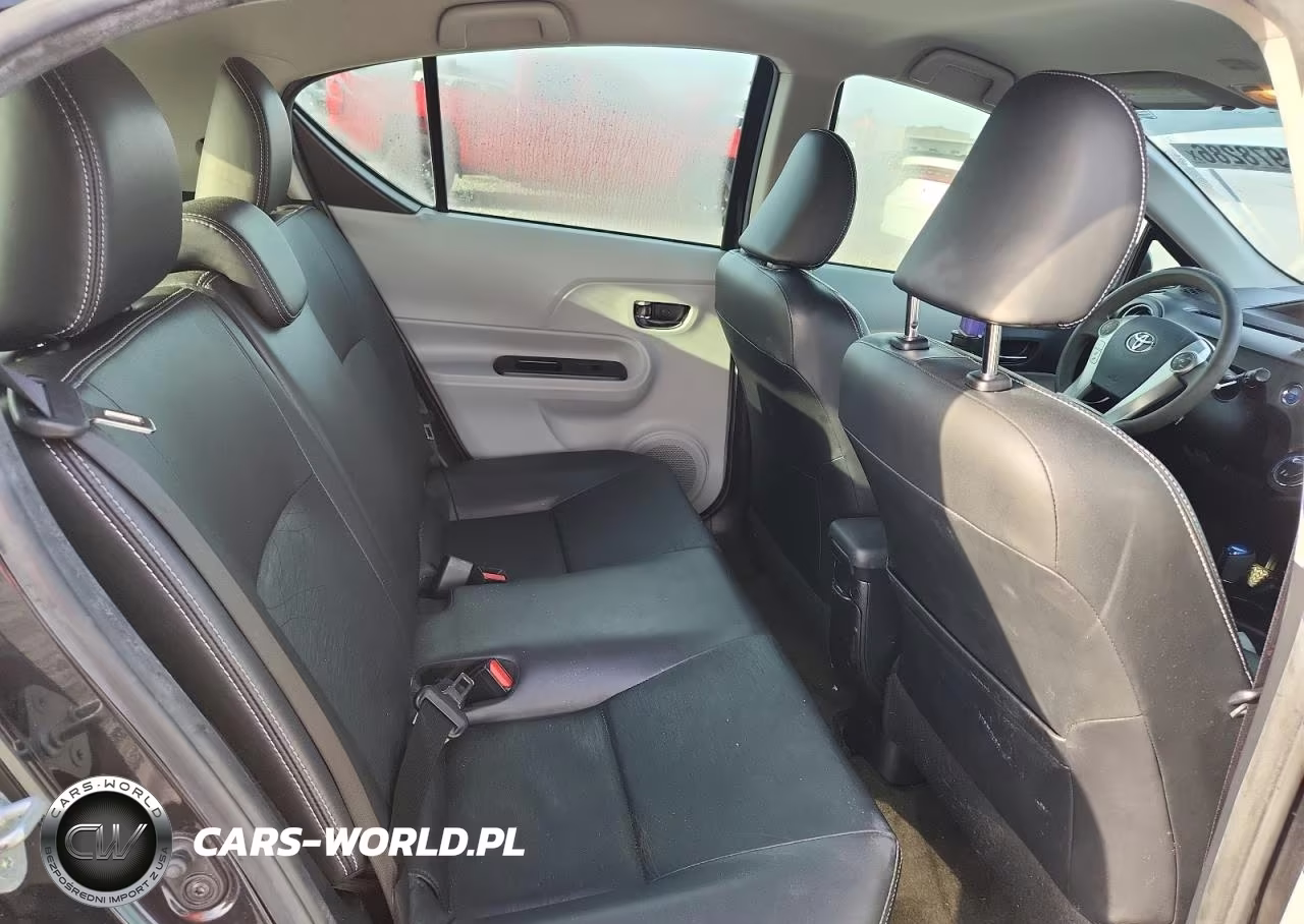 2012 Toyota Prius C Four VIN:JTDKDTB33C1522769 - 10