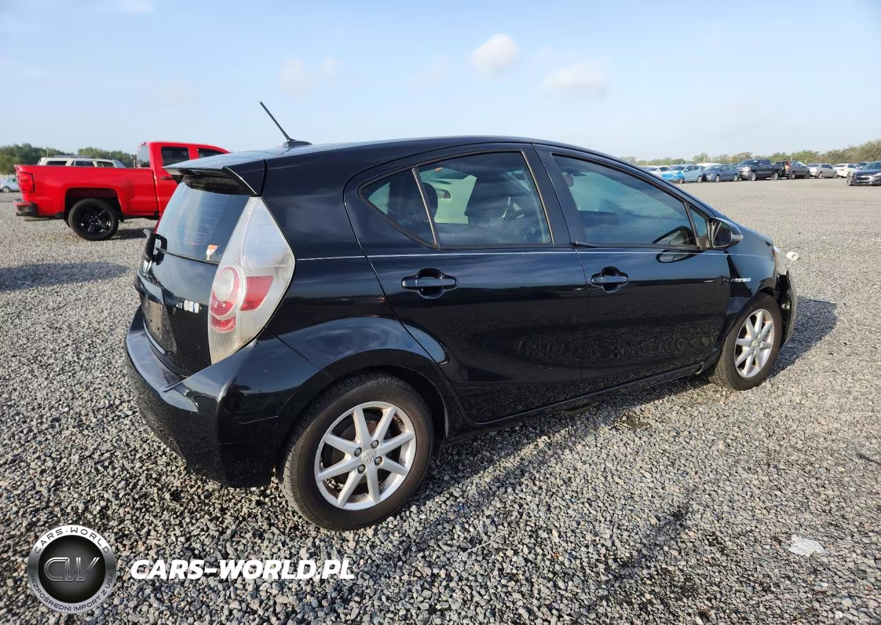 2012 Toyota Prius C Four VIN:JTDKDTB33C1522769 - 3