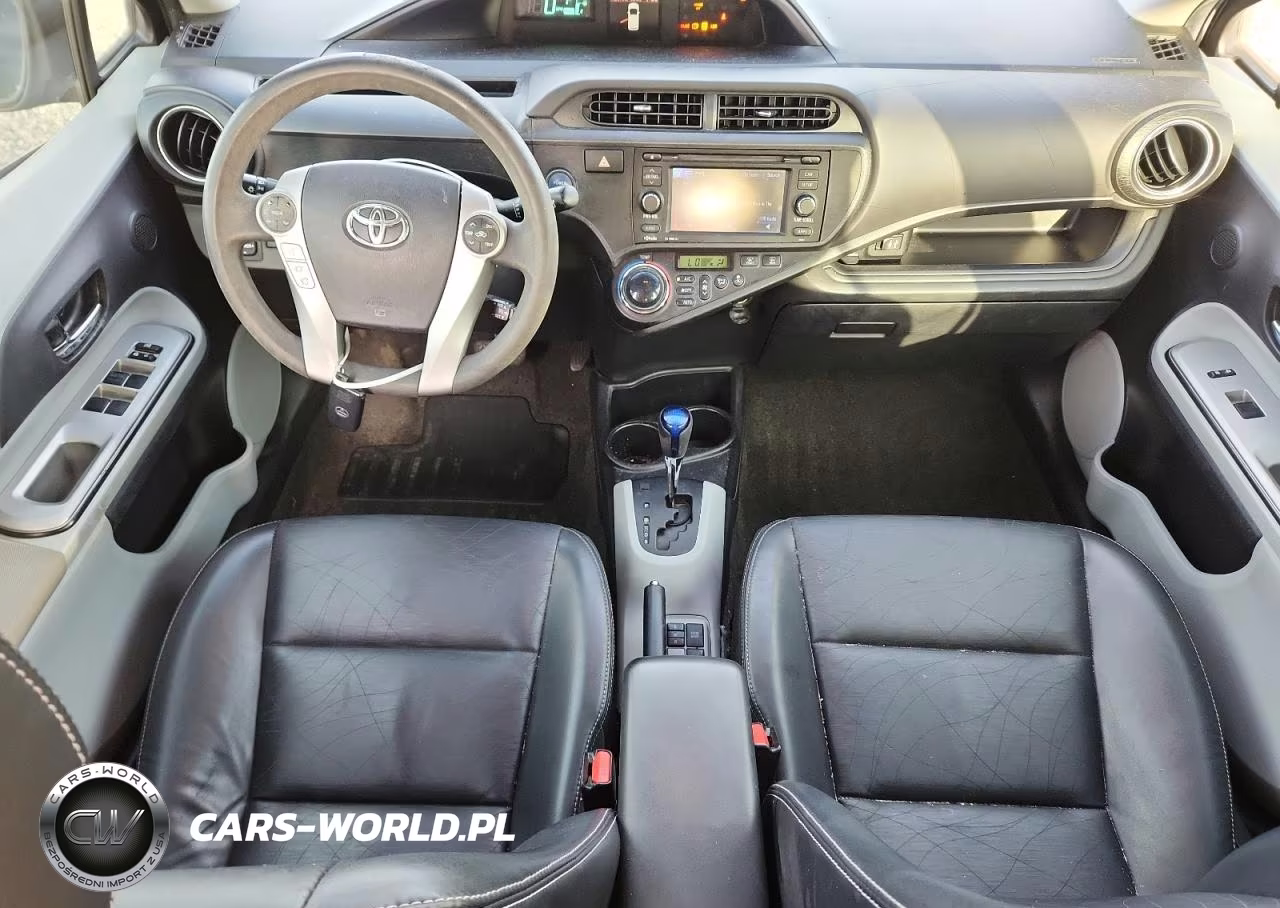 2012 Toyota Prius C Four VIN:JTDKDTB33C1522769 - 8